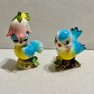 Adorable Vintage Lefton Bluebird Salt & Pepper Shakers 
Excellent Condition